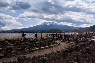 今日对阵雷霆！湖人训练照：浓眉等面色严肃 詹姆斯未出镜